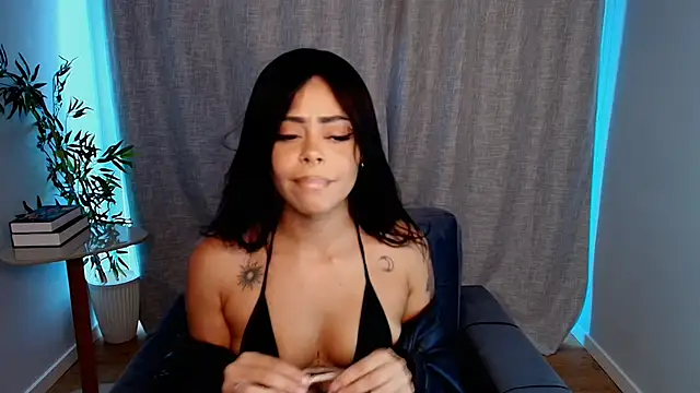 Snapshot of Pauline_Clark chatting on February 18, 2026, 8:27 pm Pauline Clark online show from February 18, 2026, 8:27 pm