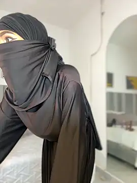 Snapshot of aminaa_ chatting on February 16, 2026, 6:48 pm aminaa online show from February 16, 2026, 6:48 pm