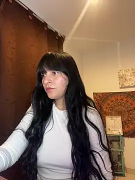 Abril Thompson221 online show from May 11, 2026, 11:24 pm