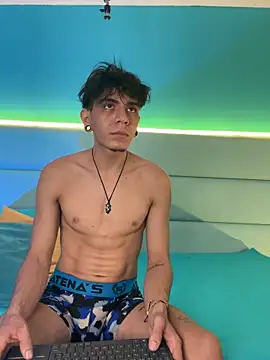 Snapshot of abrilandjulian chatting on March 11, 2026, 11:49 am abrilandjulian online show from March 11, 2026, 11:49 am