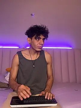 Snapshot of abrilandjulian chatting on March 26, 2026, 11:49 am abrilandjulian online show from March 26, 2026, 11:49 am