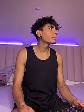 Snapshot of abrilandjulian chatting on March 27, 2026, 11:54 am abrilandjulian online show from March 27, 2026, 11:54 am