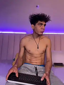 Snapshot of abrilandjulian chatting on April 8, 2026, 12:05 pm abrilandjulian online show from April 8, 2026, 12:05 pm