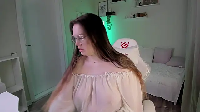 Snapshot of Laura_CollinsS chatting on March 14, 2026, 12:50 am Laura CollinsS online show from March 14, 2026, 12:50 am