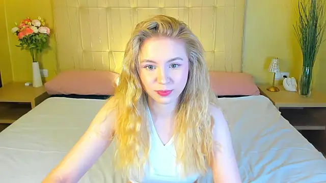 Snapshot of Linda__Bloom chatting on May 9, 2026, 1:00 am Linda Bloom online show from May 9, 2026, 1:00 am