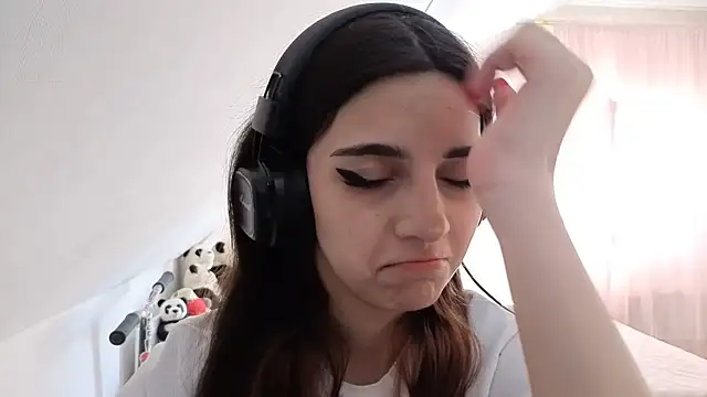 Blissmissataeses online show from June 5, 2026, 1:56 am