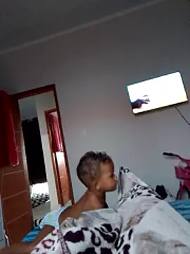 Snapshot of elane1208 chatting on February 14, 2026, 10:34 am elane1208 online show from February 14, 2026, 10:34 am