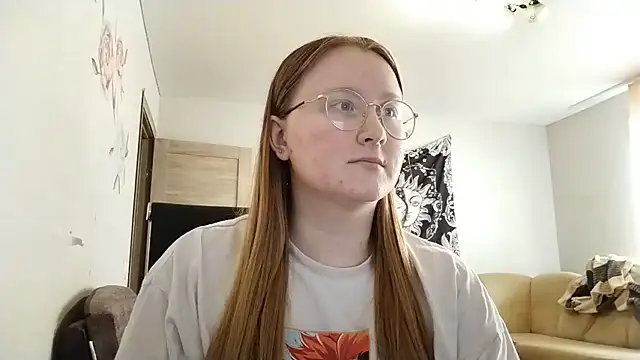 AnikaLipps online show from June 18, 2026, 3:05 pm