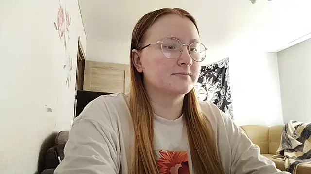 AnikaLipps online show from June 19, 2026, 1:48 pm