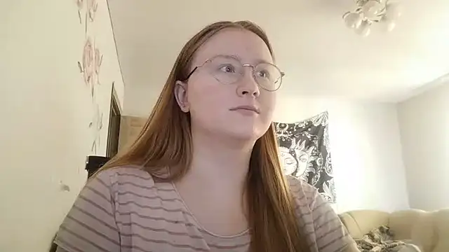AnikaLipps online show from June 26, 2026, 11:03 am