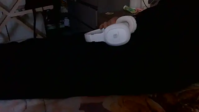 luanahot1 online show from April 4, 2026, 2:03 pm