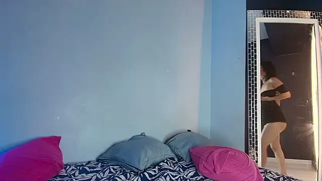 Snapshot of Abril_milf11 chatting on March 5, 2026, 12:12 pm Abril milf11 online show from March 5, 2026, 12:12 pm