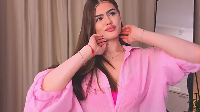 404CUTIE  online show from May 23, 2026, 6:51 am