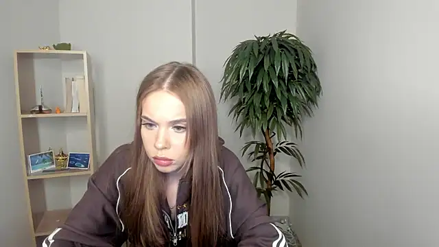 Snapshot of TishShazier chatting on February 14, 2026, 9:50 am TishShazier online show from February 14, 2026, 9:50 am