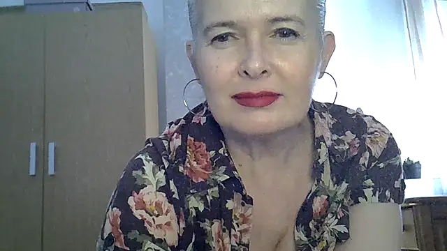 Snapshot of Laura-Parker chatting on April 18, 2026, 1:48 pm Laura-Parker online show from April 18, 2026, 1:48 pm