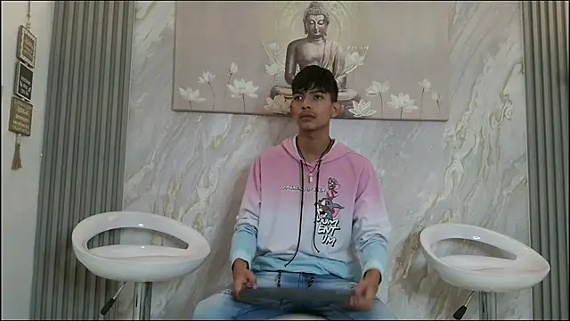 KITTY BOSH online show from April 7, 2026, 1:11 pm