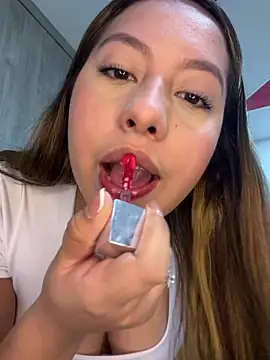 Emiily joee  online show from May 26, 2026, 2:07 am