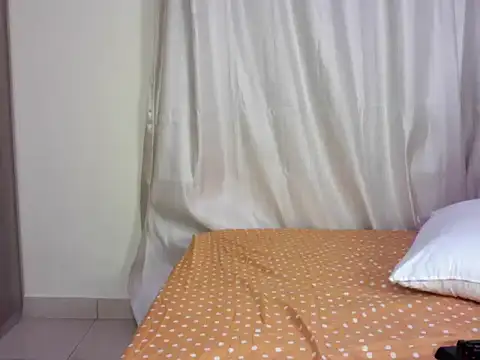 Snapshot of Petite_spice chatting on February 14, 2026, 7:32 pm Petite spice online show from February 14, 2026, 7:32 pm