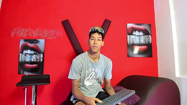 GREEN BOYS online show from March 12, 2026, 7:25 am