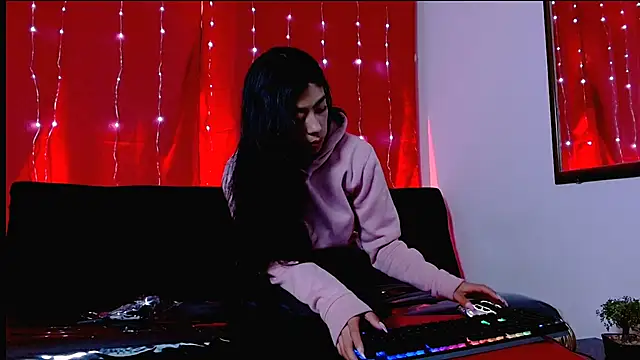 Snapshot of Sweet_Aiko1 chatting on February 16, 2026, 7:43 pm Sweet Aiko1 online show from February 16, 2026, 7:43 pm