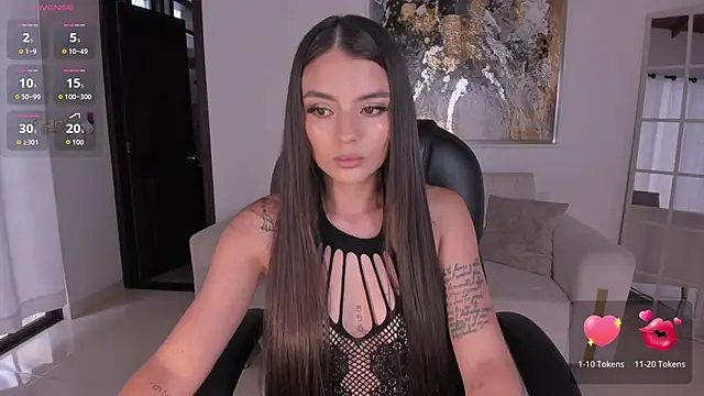 JulietteMoreau online show from June 13, 2026, 7:23 pm