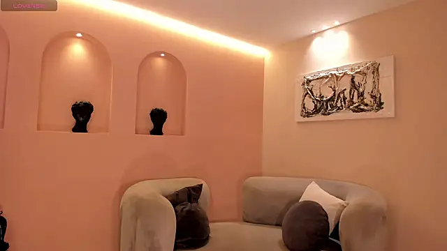 AmaraDivine online show from April 17, 2026, 11:24 am