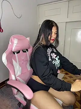 Snapshot of KittySari chatting on February 18, 2026, 2:24 pm KittySari online show from February 18, 2026, 2:24 pm