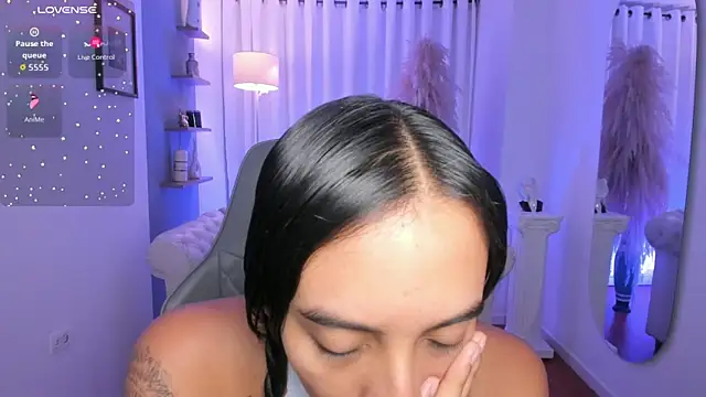 saori katsumi  online show from April 13, 2026, 11:37 am