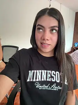 Luna rousse26 online show from April 6, 2026, 12:28 pm