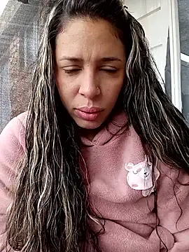 Snapshot of kiki_milu chatting on April 22, 2026, 1:34 pm kiki milu online show from April 22, 2026, 1:34 pm