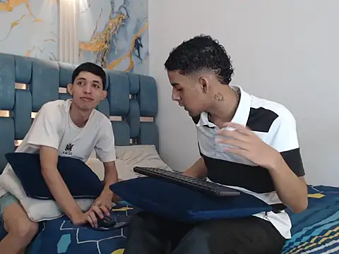 Snapshot of GOLD_BOYS chatting on February 24, 2026, 1:20 pm GOLD BOYS online show from February 24, 2026, 1:20 pm