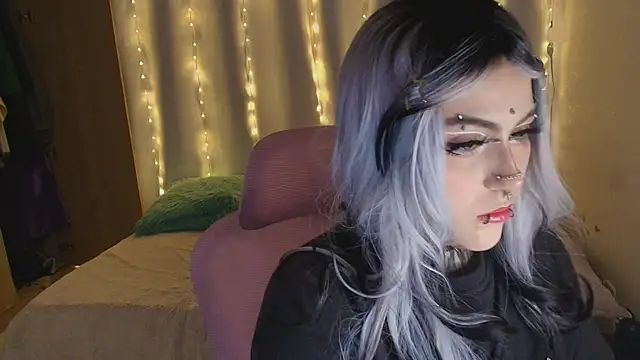 Snapshot of maliciaXpoison chatting on February 24, 2026, 6:33 am maliciaXpoison online show from February 24, 2026, 6:33 am