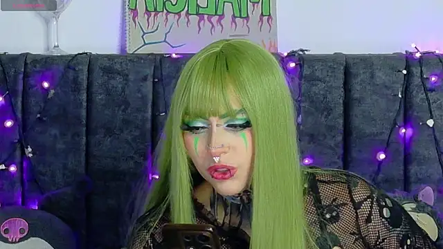 Snapshot of maliciaXpoison chatting on June 27, 2026, 4:17 am maliciaXpoison online show from June 27, 2026, 4:17 am