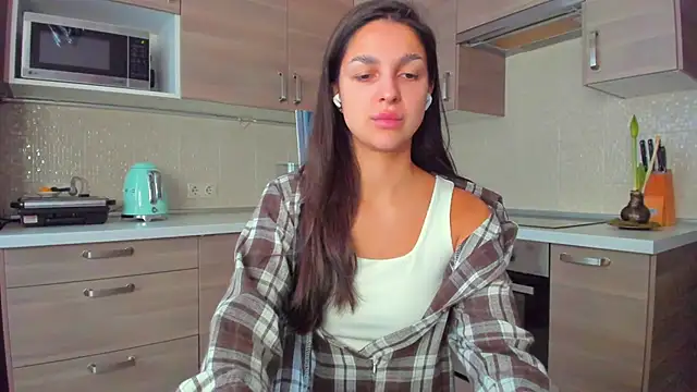 Snapshot of AngelGabe chatting on February 27, 2026, 9:31 am AngelGabe online show from February 27, 2026, 9:31 am