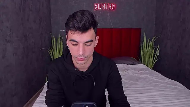 Snapshot of Slendy_Knox chatting on February 19, 2026, 1:51 pm Slendy Knox online show from February 19, 2026, 1:51 pm