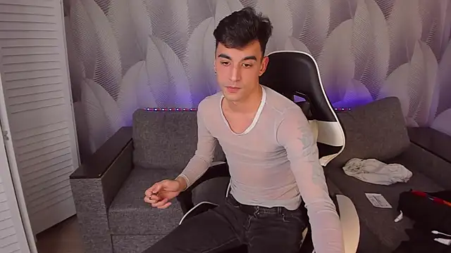 Snapshot of Slendy_Knox chatting on February 22, 2026, 2:37 pm Slendy Knox online show from February 22, 2026, 2:37 pm