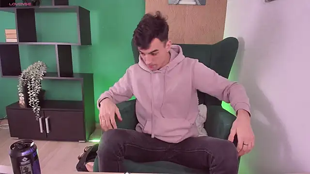 Snapshot of Slendy_Knox chatting on February 28, 2026, 1:01 pm Slendy Knox online show from February 28, 2026, 1:01 pm