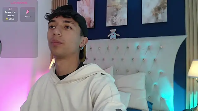 Aiden Rivers  online show from April 4, 2026, 12:46 pm