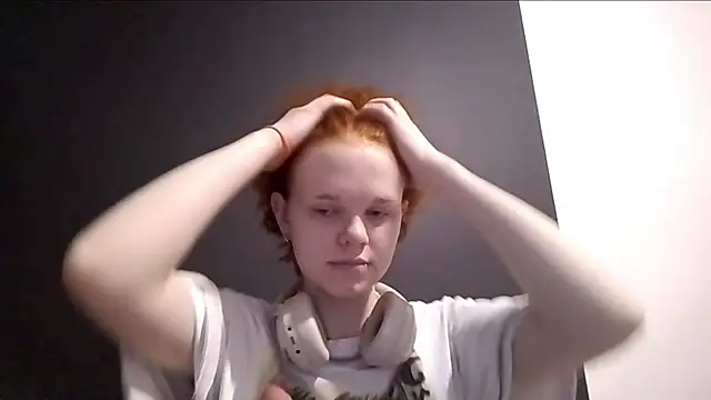 Snapshot of CurlaPettyBom chatting on February 16, 2026, 9:16 am CurlaPettyBom online show from February 16, 2026, 9:16 am