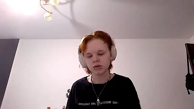 Snapshot of CurlaPettyBom chatting on February 28, 2026, 8:26 am CurlaPettyBom online show from February 28, 2026, 8:26 am