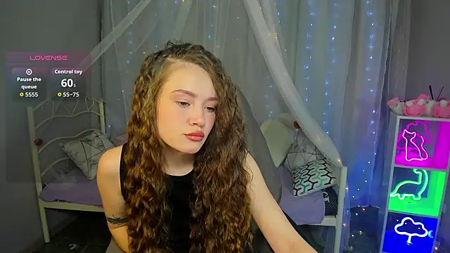 Snapshot of AshleyGlover chatting on February 21, 2026, 8:04 am AshleyGlover online show from February 21, 2026, 8:04 am