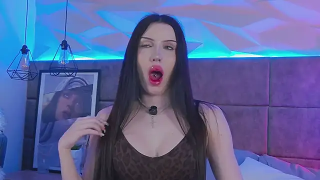 EfiKhalifa online show from April 12, 2026, 4:17 am