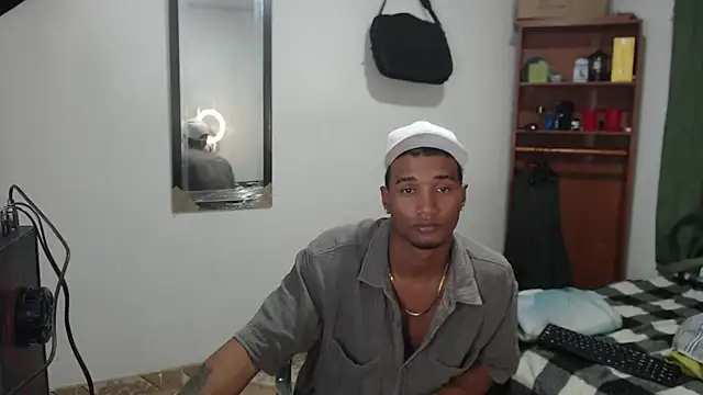 Snapshot of Dani-brown chatting on May 19, 2026, 12:49 am Dani-brown online show from May 19, 2026, 12:49 am