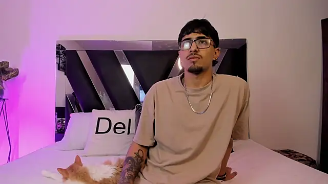 Mia Iron online show from April 4, 2026, 12:13 pm