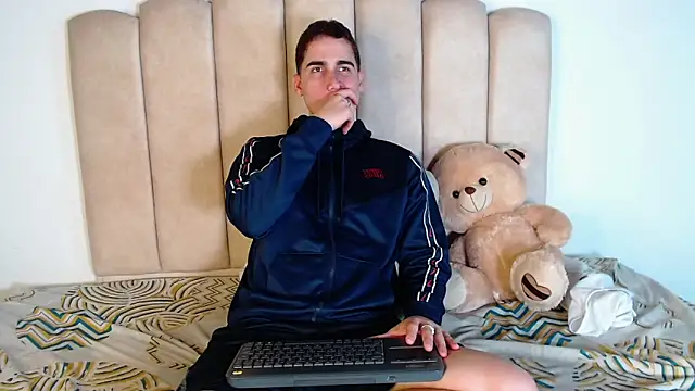 Snapshot of ryanlevi1 chatting on February 24, 2026, 12:14 pm ryanlevi1 online show from February 24, 2026, 12:14 pm