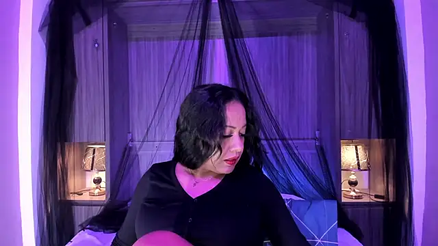 AllieBennet online show from June 24, 2026, 7:46 pm