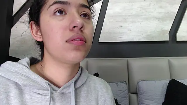 Snapshot of SilkNyx chatting on March 1, 2026, 1:46 pm SilkNyx online show from March 1, 2026, 1:46 pm