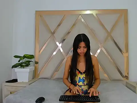 Carlotaasm online show from March 8, 2026, 4:38 am