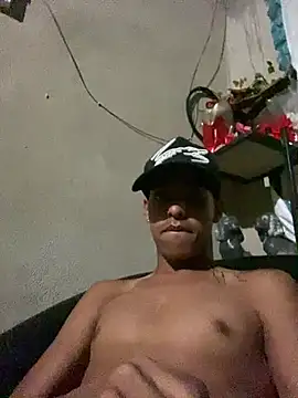 Snapshot of Alee_2005 chatting on February 27, 2026, 6:35 am Alee 2005 online show from February 27, 2026, 6:35 am