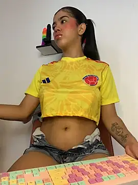 Snapshot of Lily_em chatting on July 7, 2026, 12:53 pm Lily em online show from July 7, 2026, 12:53 pm